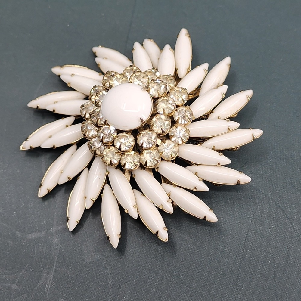 Judy Lee Vintage Milk Glass Rhinestone Flower Brooch Pin Gold Tone Jewelry Gift